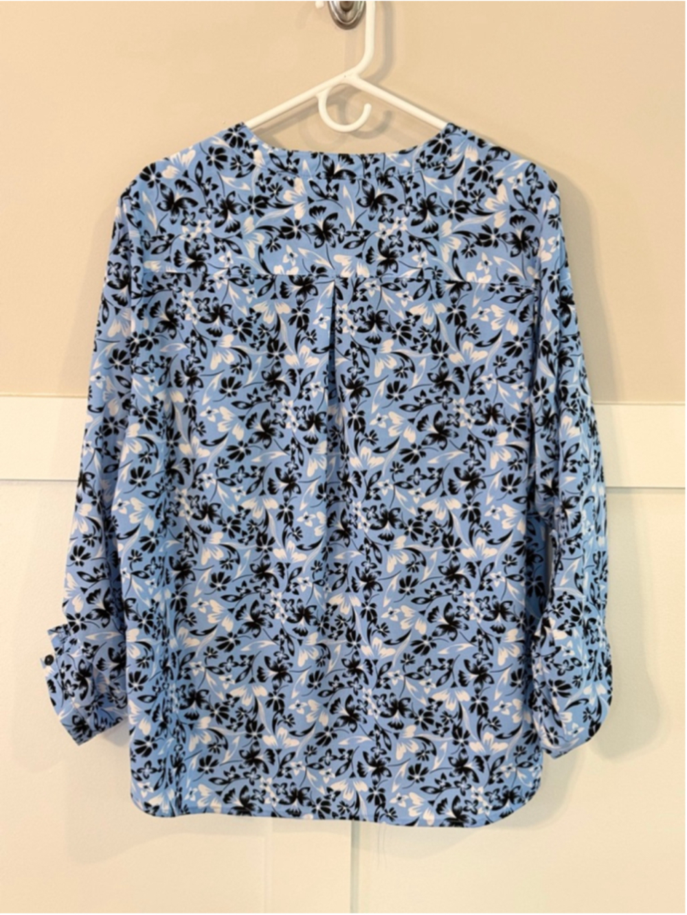 Coral Bay Blue Floral Roll Tab Button Front Blouse Women’s 2X - Picture 3 of 3